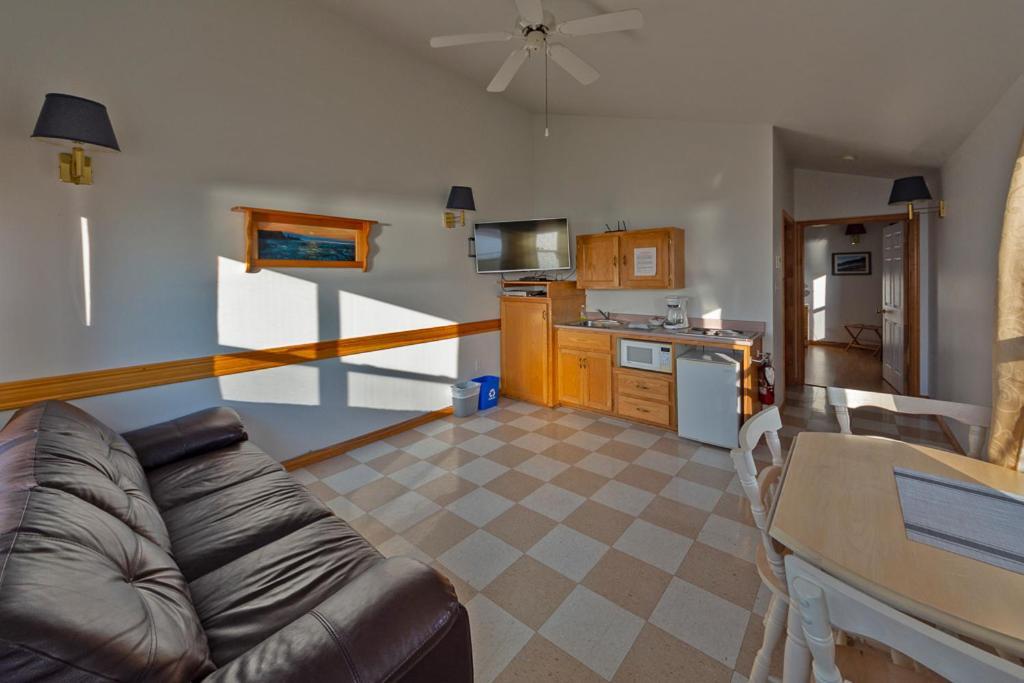 Ocean View Motel And Chalets 체티캠프 외부 사진