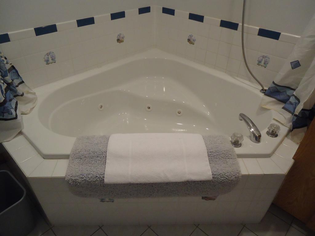 Ocean View Motel And Chalets 체티캠프 객실 사진