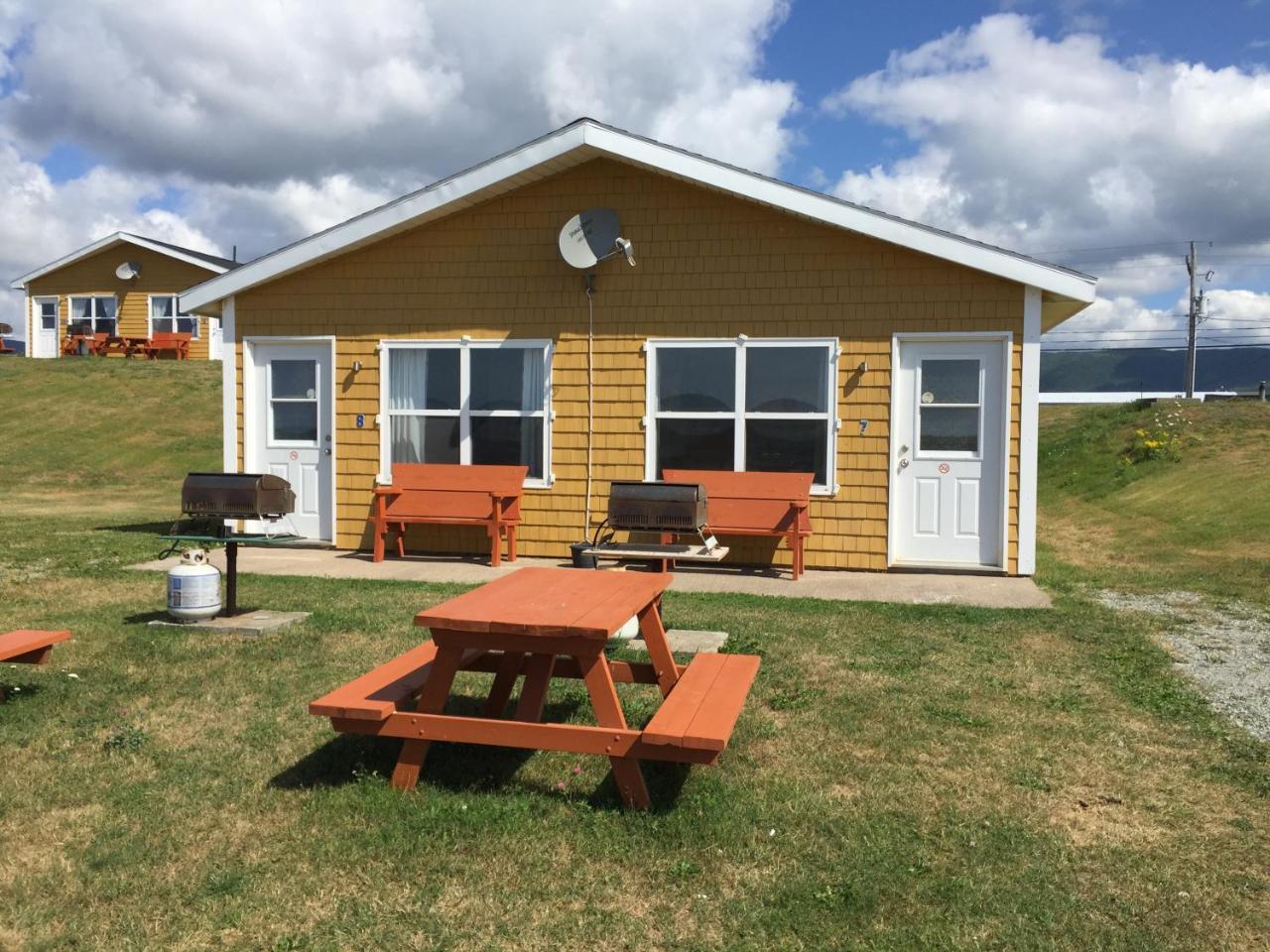 Ocean View Motel And Chalets 체티캠프 외부 사진